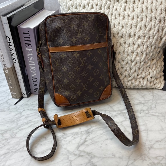 Vintage Louis Vuitton Monogram Crossbody - Picture 3 of 15